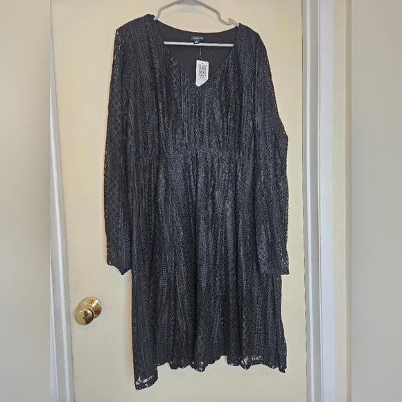 NWT Black Torrid Geolace dress - Picture 1 of 6